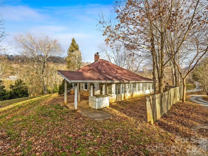 385 Chunns Cove Road, Asheville, NC 28805.  MLS# CAR4339824, YatesRealty ID 1309. 