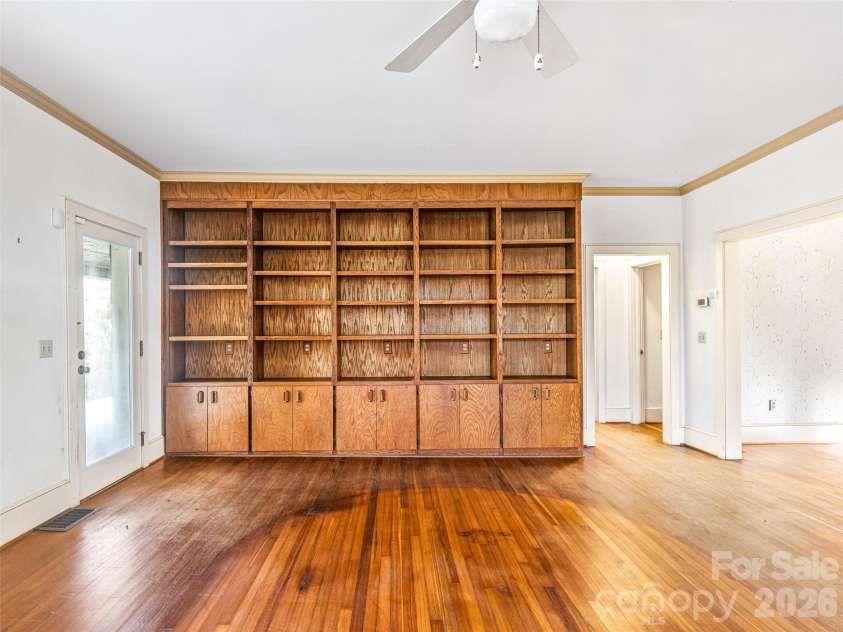 385 Chunns Cove Road, Asheville, NC 28805.  MLS# CAR4339824, YatesRealty ID 1309. 