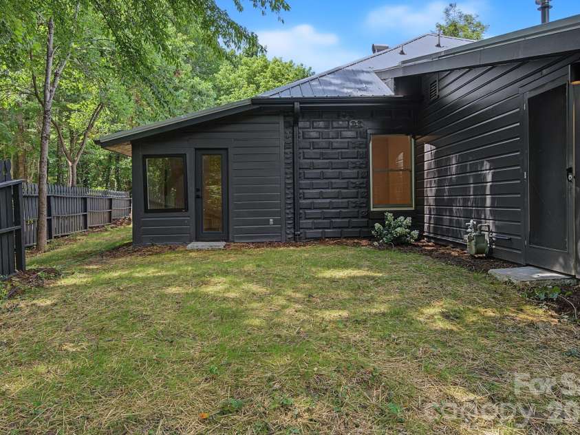 385 Chunns Cove Road, Asheville, NC 28805.  MLS# CAR4397492, YatesRealty ID 1309. 