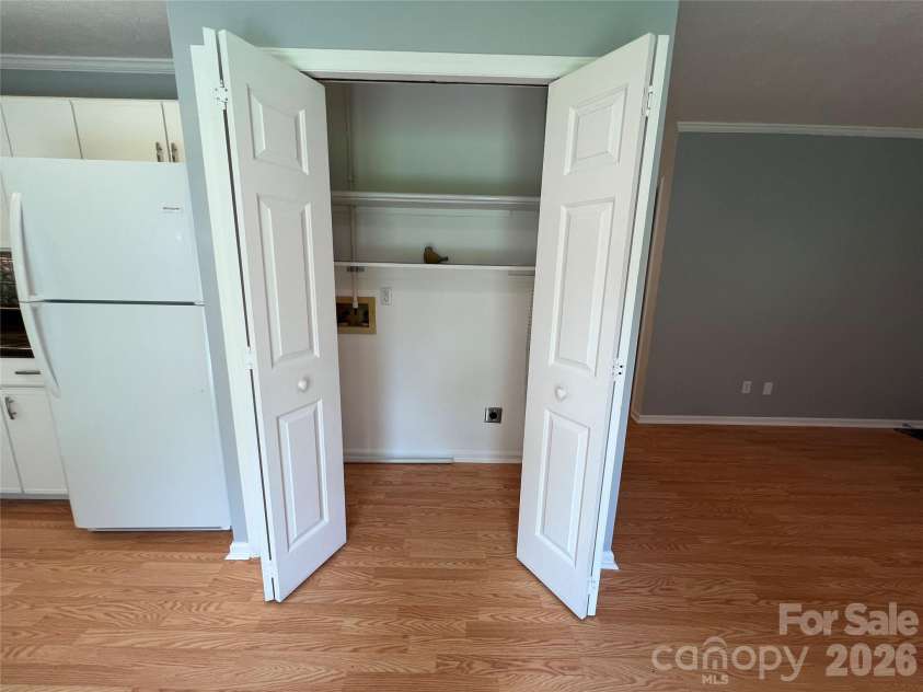 714 Farmington Circle, Hendersonville, NC 28739.  MLS# CAR4416407, YatesRealty ID 13090. 