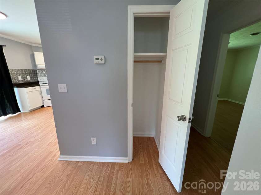 714 Farmington Circle, Hendersonville, NC 28739.  MLS# CAR4416407, YatesRealty ID 13090. 