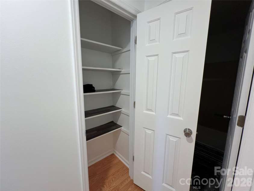 714 Farmington Circle, Hendersonville, NC 28739.  MLS# CAR4416407, YatesRealty ID 13090. 