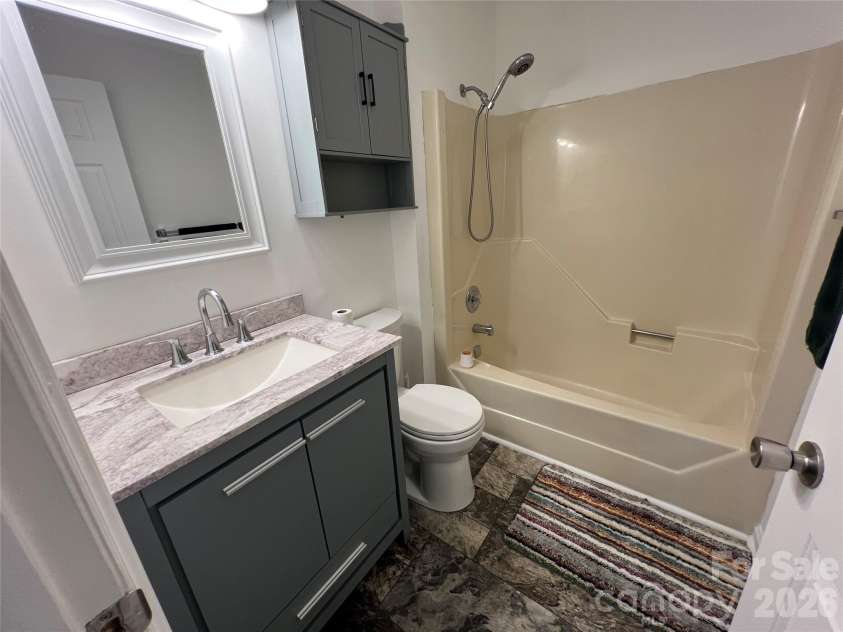 714 Farmington Circle, Hendersonville, NC 28739.  MLS# CAR4416407, YatesRealty ID 13090. 