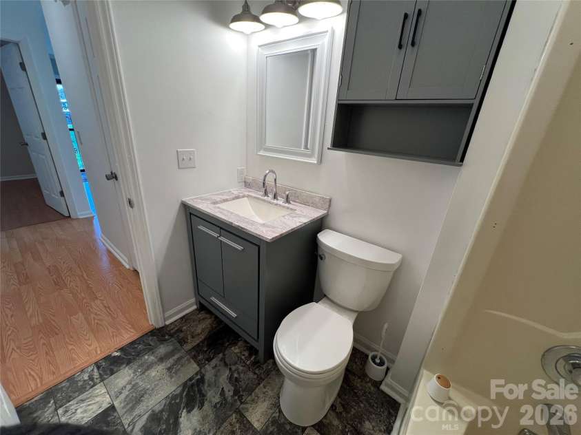 714 Farmington Circle, Hendersonville, NC 28739.  MLS# CAR4416407, YatesRealty ID 13090. 