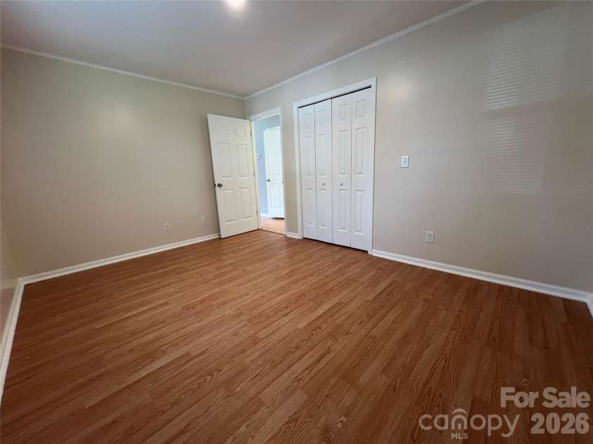 714 Farmington Circle, Hendersonville, NC 28739.  MLS# CAR4416407, YatesRealty ID 13090. 