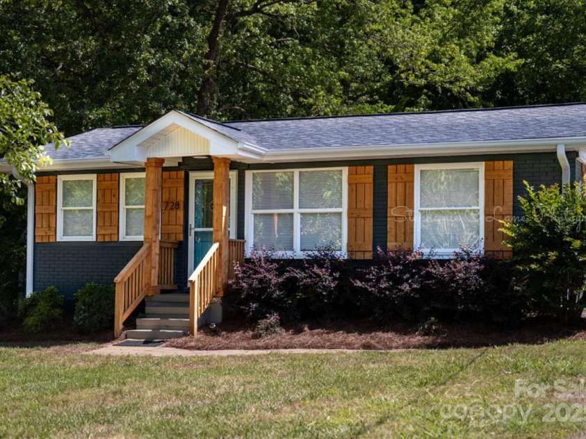 728 Morningside Drive, Mount Holly, NC 28120.  MLS# CAR4259449, YatesRealty ID 13090. 