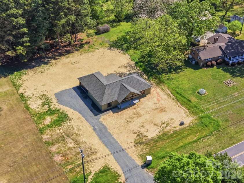 339 Peachtree Road, Rock Hill, SC 29730.  MLS# CAR4364065, YatesRealty ID 13091. 