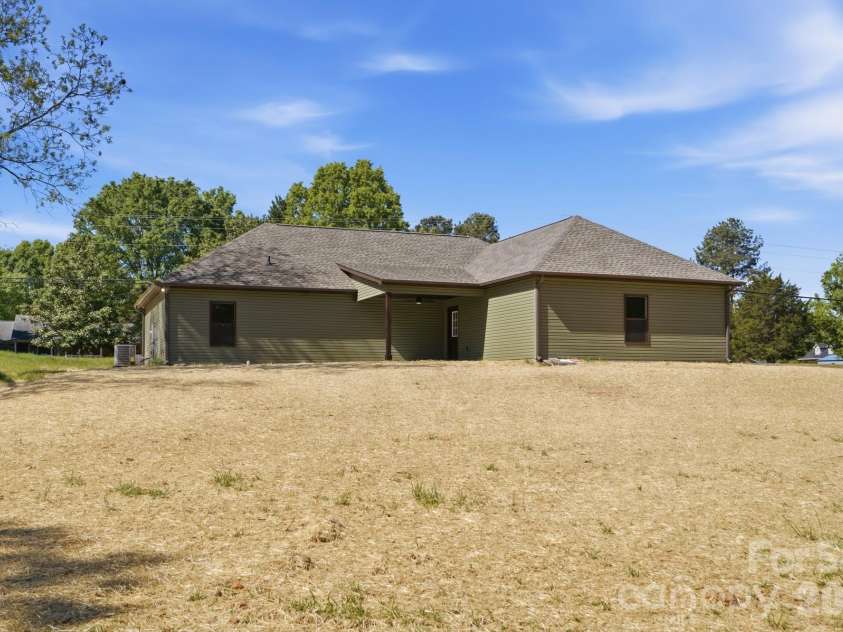 339 Peachtree Road, Rock Hill, SC 29730.  MLS# CAR4364065, YatesRealty ID 13091. 