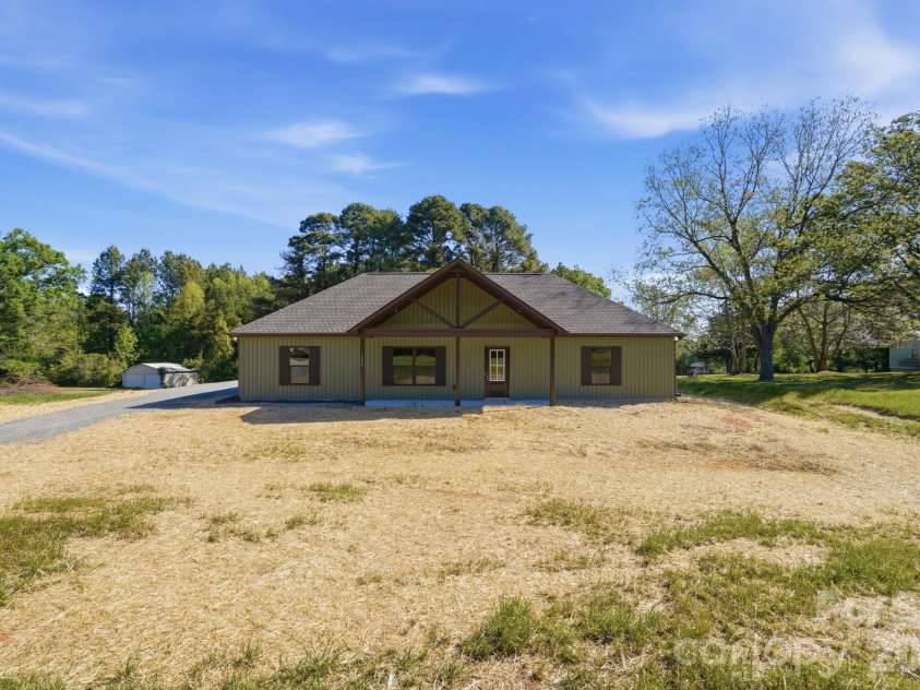 339 Peachtree Road, Rock Hill, SC 29730.  MLS# CAR4364065, YatesRealty ID 13091. 
