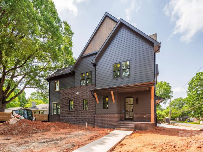 4900 Doris Avenue, Charlotte, NC 28205.  MLS# CAR4258976, YatesRealty ID 13092. 