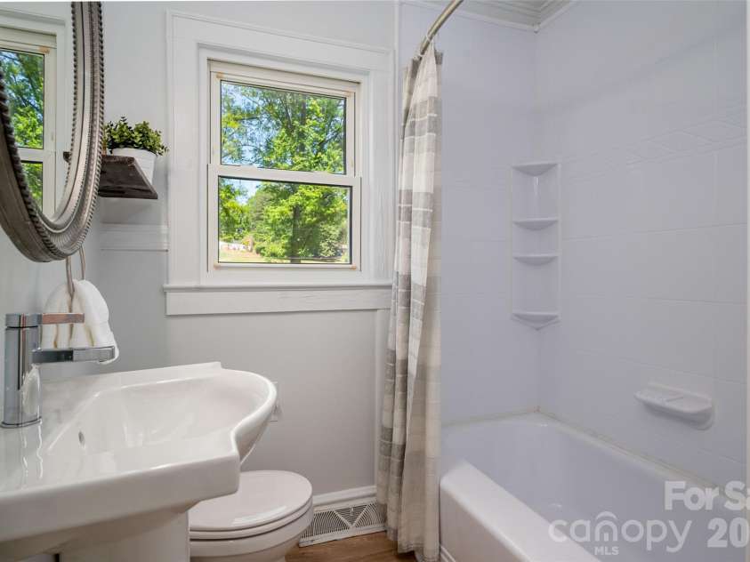 782 Ideal Drive, Concord, NC 28025.  MLS# CAR4370544, YatesRealty ID 13093. 2nd full bathroom.