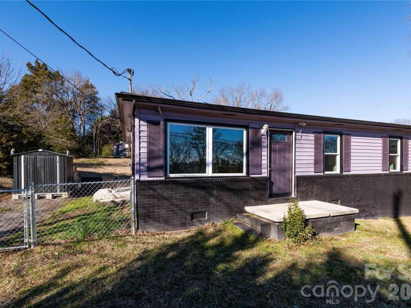 2271 Knowles Street, Kannapolis, NC 28083.  MLS# CAR4339778, YatesRealty ID 13094. 