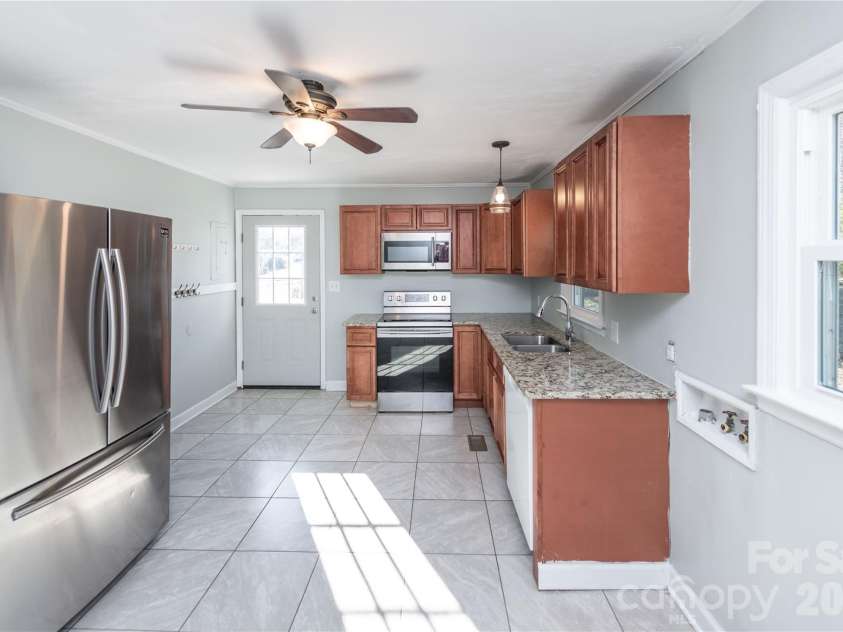 2271 Knowles Street, Kannapolis, NC 28083.  MLS# CAR4339778, YatesRealty ID 13094. 