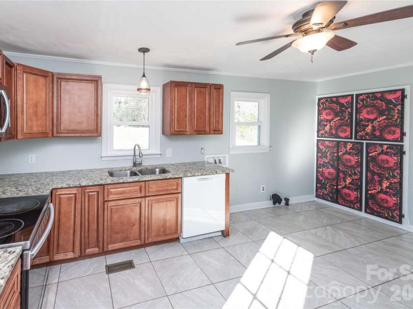 2271 Knowles Street, Kannapolis, NC 28083.  MLS# CAR4339778, YatesRealty ID 13094. 