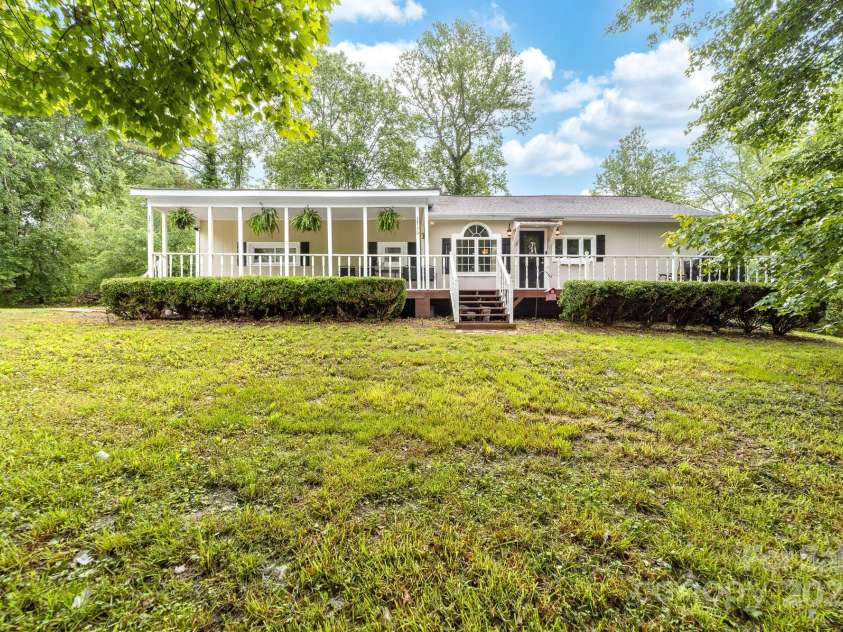 3716 Hamilton Drive, Gastonia, NC 28052.  MLS# CAR4258249, YatesRealty ID 13094. 