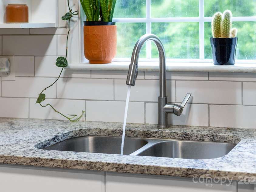 3716 Hamilton Drive, Gastonia, NC 28052.  MLS# CAR4258249, YatesRealty ID 13094. 