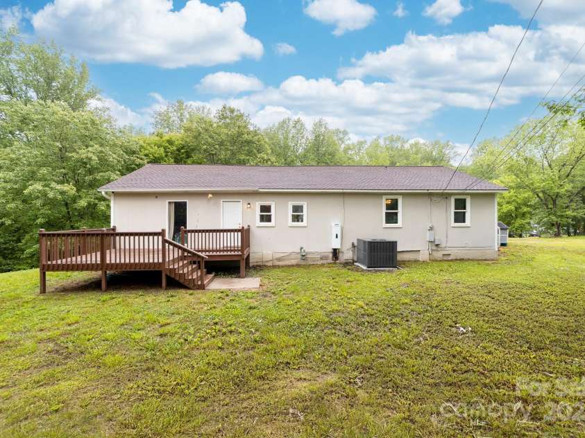 3716 Hamilton Drive, Gastonia, NC 28052.  MLS# CAR4258249, YatesRealty ID 13094. 