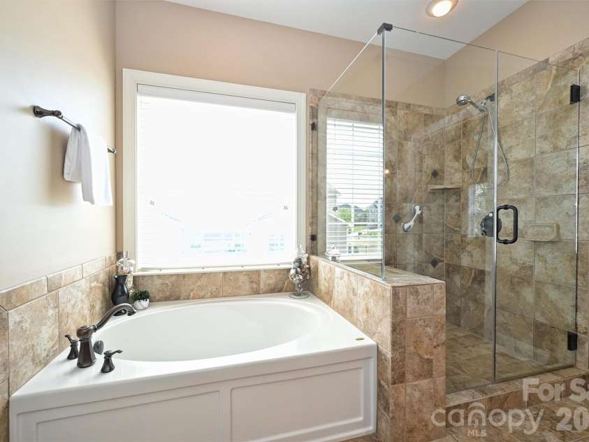4533 Fox Ridge Lane, Indian Land, SC 29707.  MLS# CAR4349736, YatesRealty ID 13095. Primary Bath