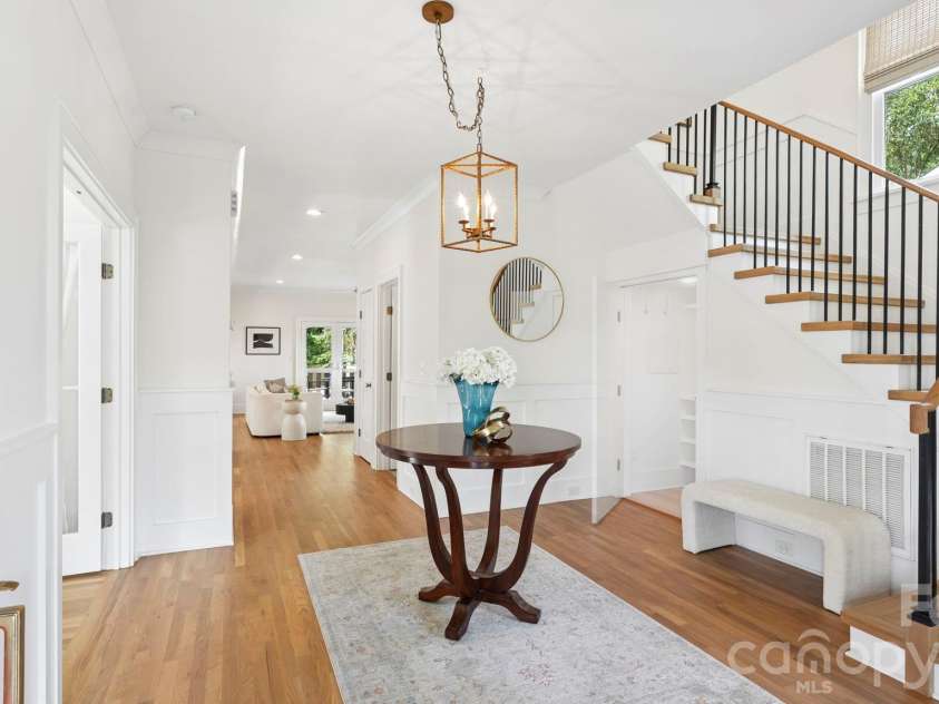 2232 Commonwealth Avenue, Charlotte, NC 28205.  MLS# CAR4365970, YatesRealty ID 13096. 