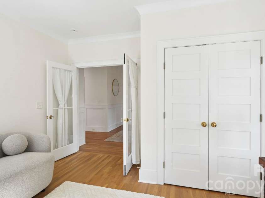 2232 Commonwealth Avenue, Charlotte, NC 28205.  MLS# CAR4365970, YatesRealty ID 13096. 