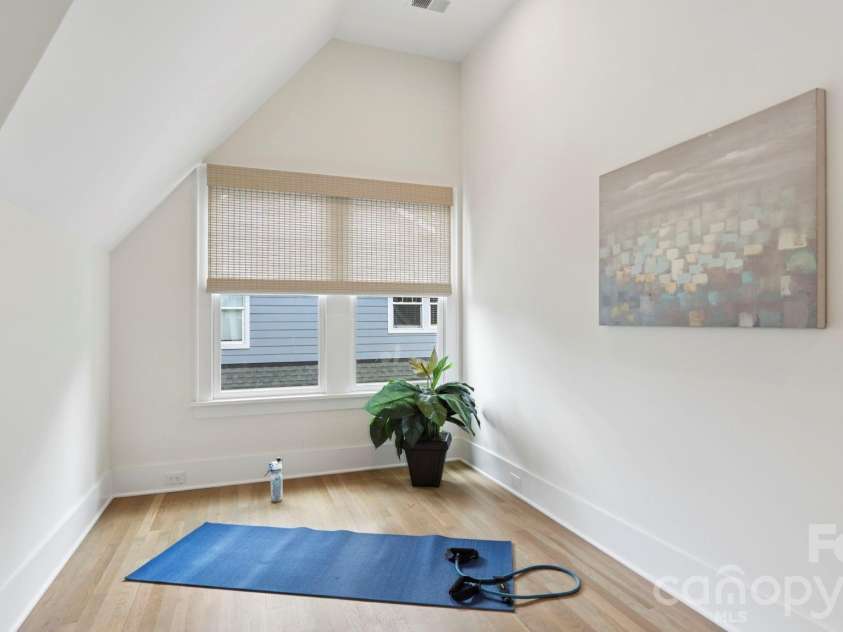 2232 Commonwealth Avenue, Charlotte, NC 28205.  MLS# CAR4365970, YatesRealty ID 13096. 