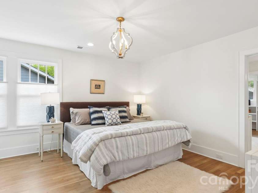 2232 Commonwealth Avenue, Charlotte, NC 28205.  MLS# CAR4365970, YatesRealty ID 13096. 