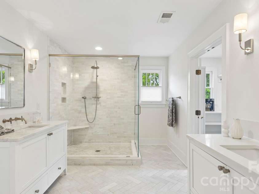 2232 Commonwealth Avenue, Charlotte, NC 28205.  MLS# CAR4365970, YatesRealty ID 13096. 