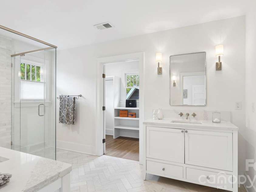 2232 Commonwealth Avenue, Charlotte, NC 28205.  MLS# CAR4365970, YatesRealty ID 13096. 