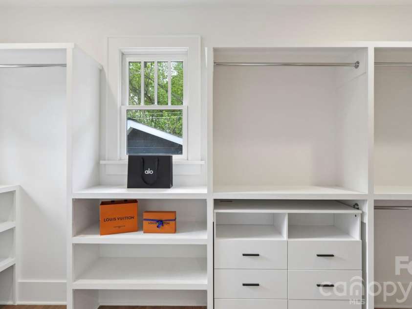 2232 Commonwealth Avenue, Charlotte, NC 28205.  MLS# CAR4365970, YatesRealty ID 13096. 