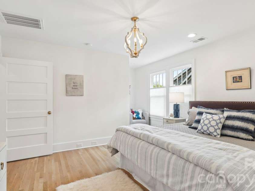 2232 Commonwealth Avenue, Charlotte, NC 28205.  MLS# CAR4365970, YatesRealty ID 13096. 