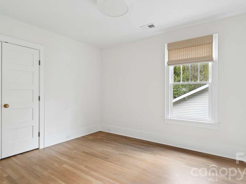 2232 Commonwealth Avenue, Charlotte, NC 28205.  MLS# CAR4365970, YatesRealty ID 13096. 