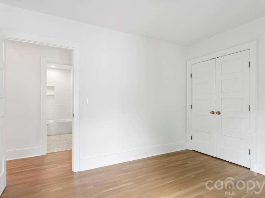 2232 Commonwealth Avenue, Charlotte, NC 28205.  MLS# CAR4365970, YatesRealty ID 13096. 