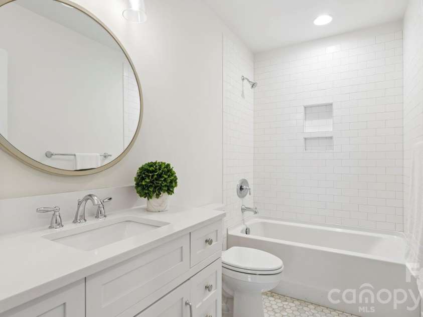 2232 Commonwealth Avenue, Charlotte, NC 28205.  MLS# CAR4365970, YatesRealty ID 13096. 