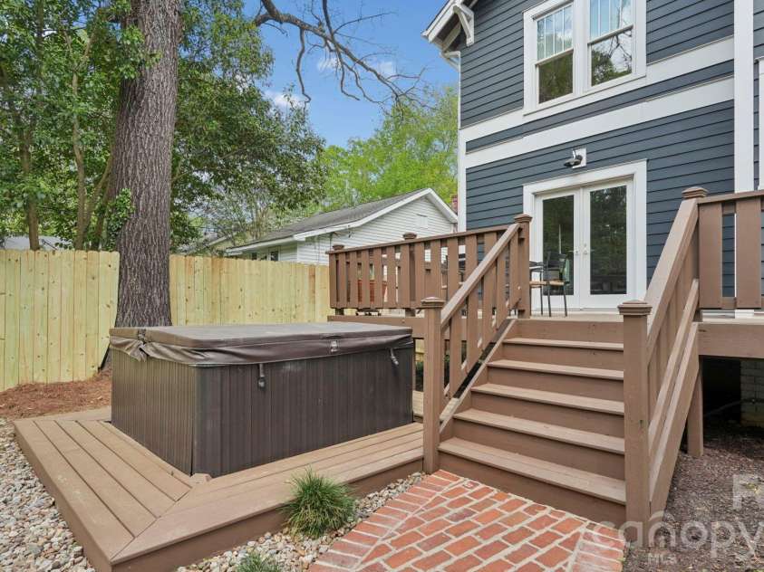 2232 Commonwealth Avenue, Charlotte, NC 28205.  MLS# CAR4365970, YatesRealty ID 13096. 