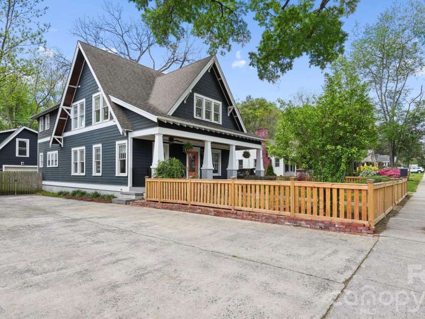 2232 Commonwealth Avenue, Charlotte, NC 28205.  MLS# CAR4365970, YatesRealty ID 13096. 