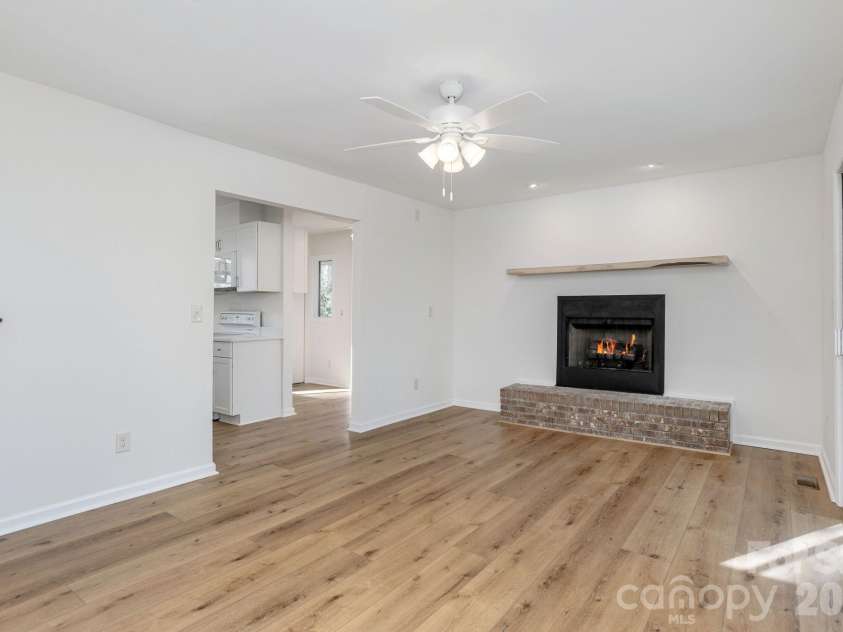3113 Primrose Drive, Hendersonville, NC 28792.  MLS# CAR4359967, YatesRealty ID 13099. Den