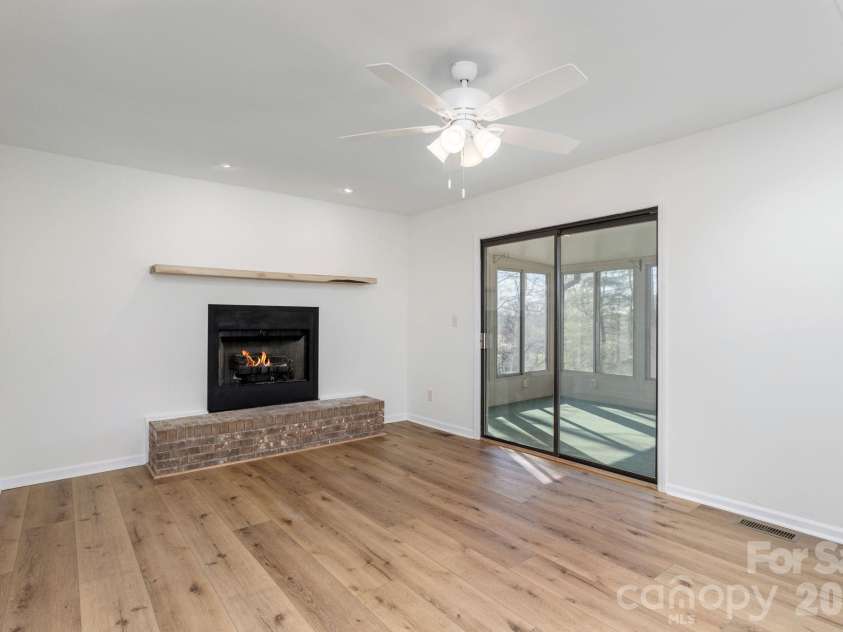 3113 Primrose Drive, Hendersonville, NC 28792.  MLS# CAR4359967, YatesRealty ID 13099. Den alternate view