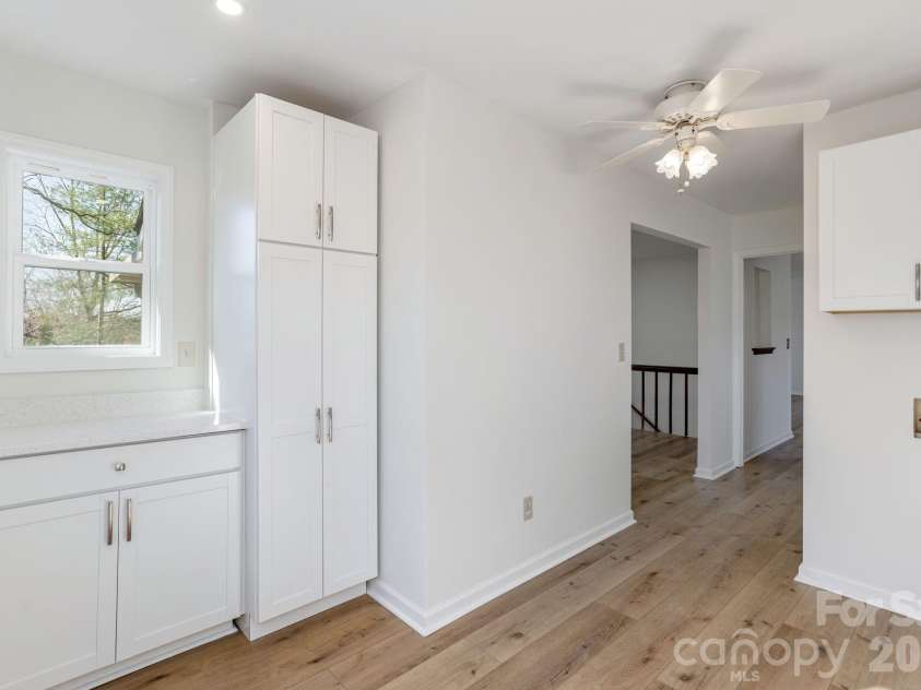 3113 Primrose Drive, Hendersonville, NC 28792.  MLS# CAR4359967, YatesRealty ID 13099. Mudroom