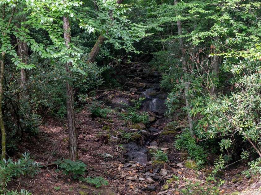 238 Falling Water Drive, Burnsville, NC 28714.  MLS# CAR4284318, YatesRealty ID 131. 