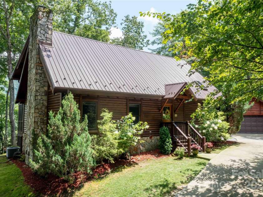 238 Falling Water Drive, Burnsville, NC 28714.  MLS# CAR4284318, YatesRealty ID 131. 
