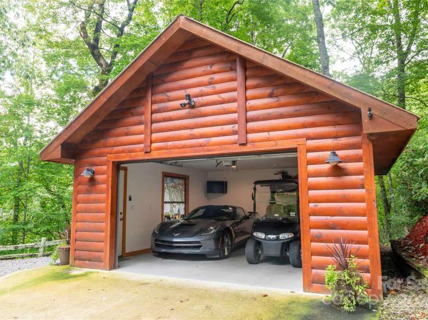 238 Falling Water Drive, Burnsville, NC 28714.  MLS# CAR4284318, YatesRealty ID 131. 