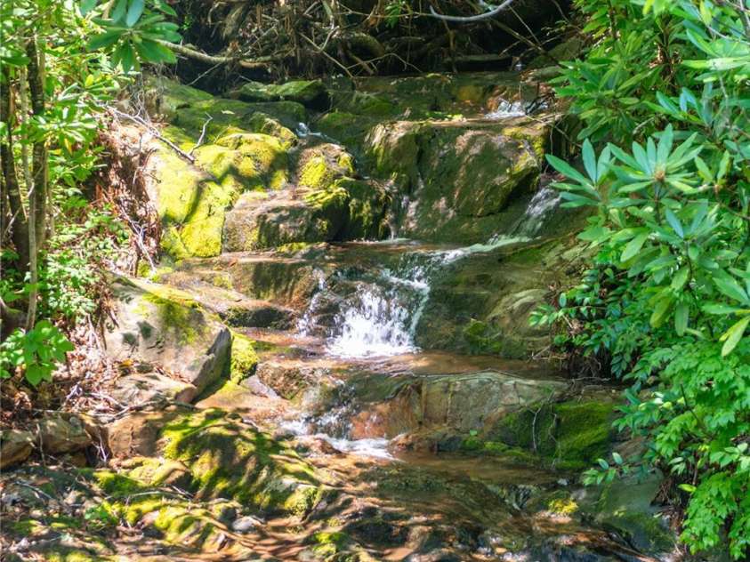 238 Falling Water Drive, Burnsville, NC 28714.  MLS# CAR4284318, YatesRealty ID 131. 