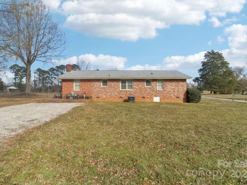 1177 Craigbrow Circle, Chester, SC 29706.  MLS# CAR4254320, YatesRealty ID 1310. 