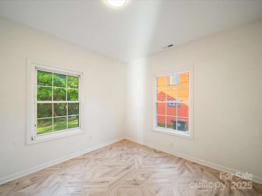 123 Oak Street, Chester, SC 29706.  MLS# CAR4258911, YatesRealty ID 13101. 