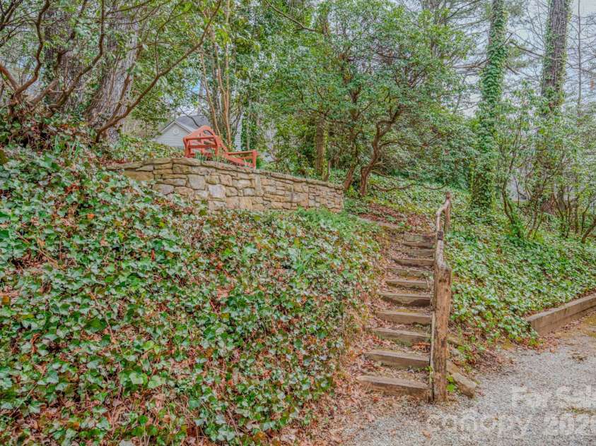 54 Wintergreen Drive, Brevard, NC 28712.  MLS# CAR4354196, YatesRealty ID 13101. 