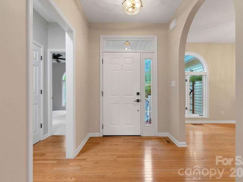 54 Wintergreen Drive, Brevard, NC 28712.  MLS# CAR4354196, YatesRealty ID 13101. 