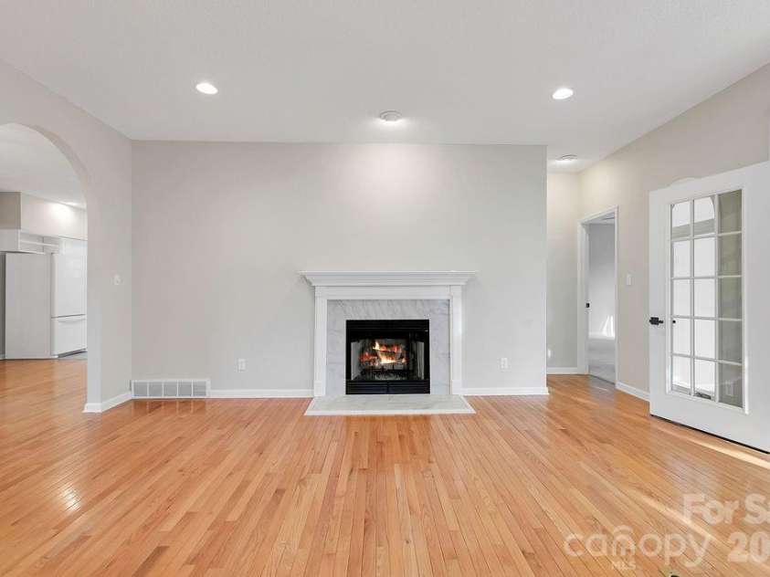 54 Wintergreen Drive, Brevard, NC 28712.  MLS# CAR4354196, YatesRealty ID 13101. 