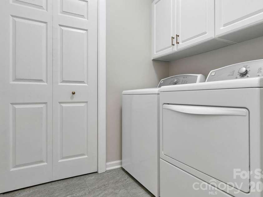 54 Wintergreen Drive, Brevard, NC 28712.  MLS# CAR4354196, YatesRealty ID 13101. 