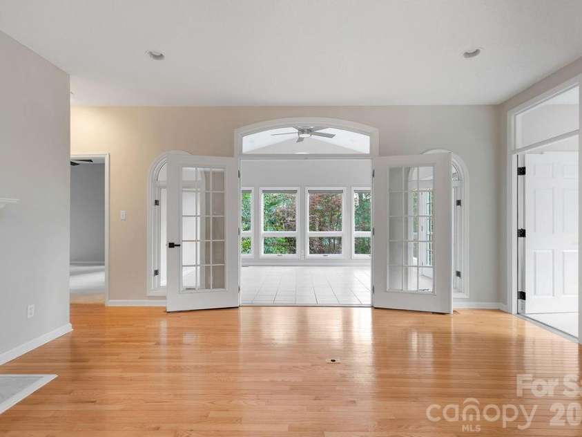 54 Wintergreen Drive, Brevard, NC 28712.  MLS# CAR4354196, YatesRealty ID 13101. 