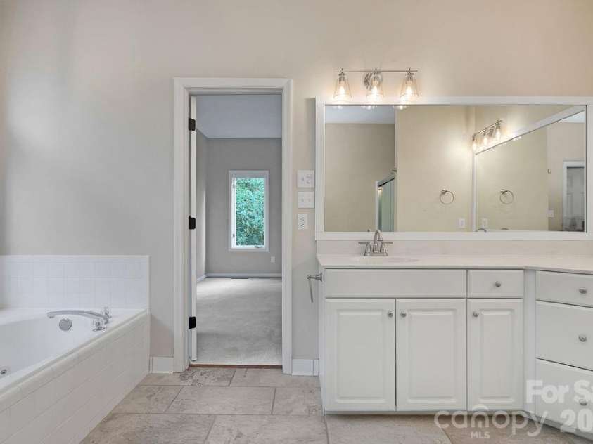 54 Wintergreen Drive, Brevard, NC 28712.  MLS# CAR4354196, YatesRealty ID 13101. 